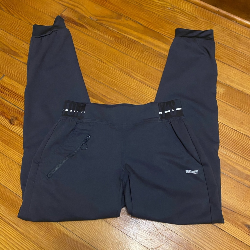 Grey’s Anatomy Barco steel grey jogger scrub pants